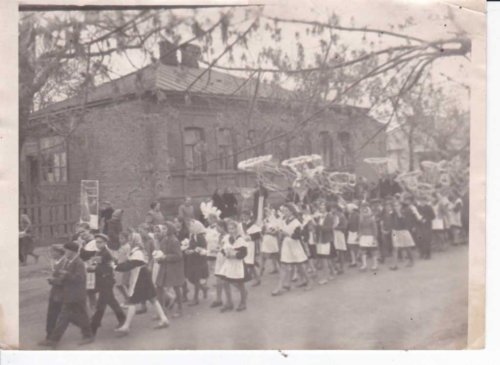 СТАРОБЕЛЬСК, 1 МАЯ 1964 года.