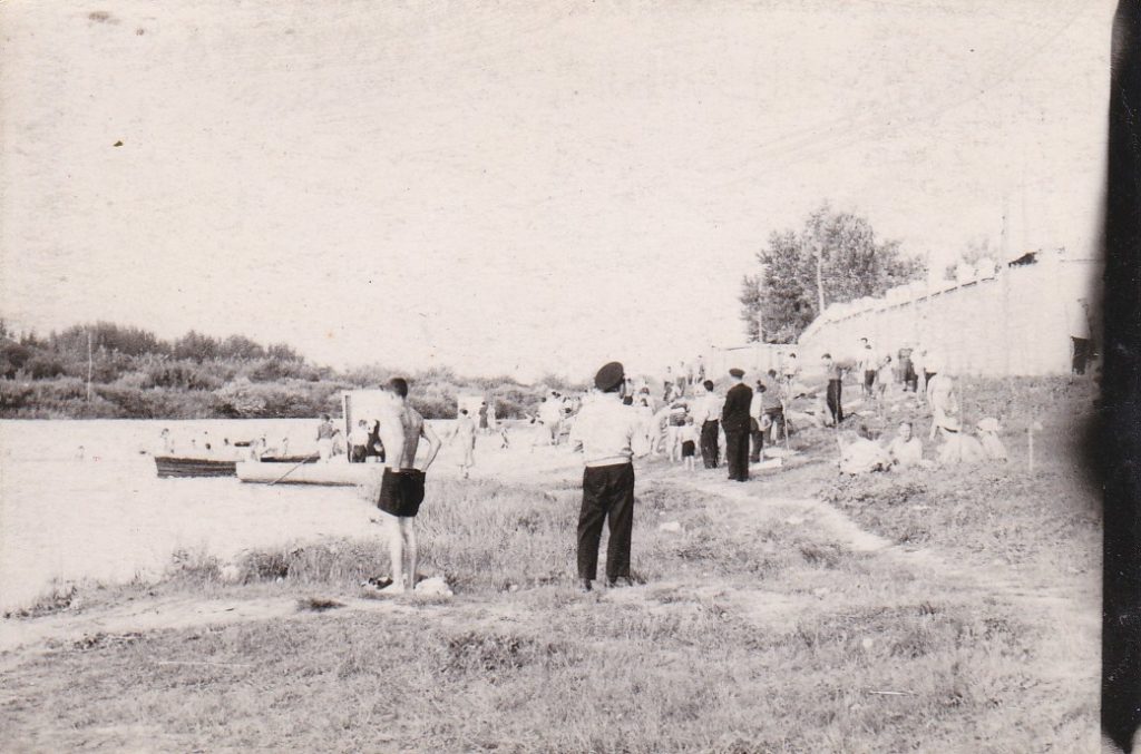 СТАРОБЕЛЬСК, 1965год, ПЛЯЖ В ПАРКЕ КиО ВОЗЛЕ СТАДИОНА